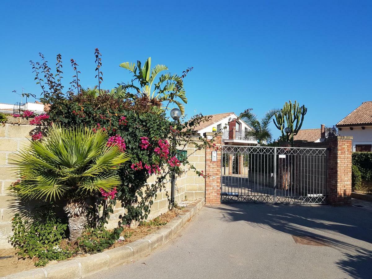 فيلا Mansarda Con Vista Piscina كامبوفيليتْشّي دي روتْشّي المظهر الخارجي الصورة