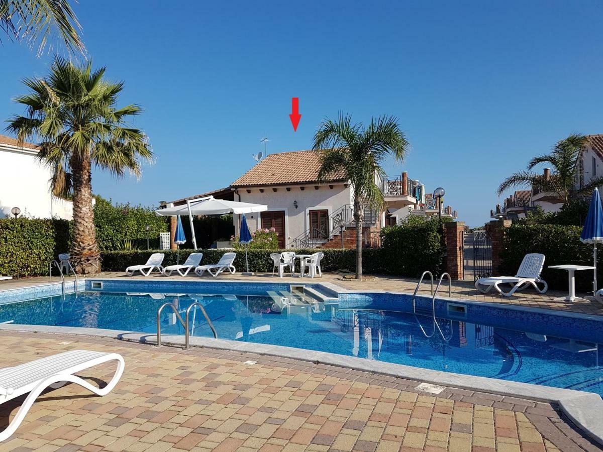 فيلا Mansarda Con Vista Piscina كامبوفيليتْشّي دي روتْشّي المظهر الخارجي الصورة