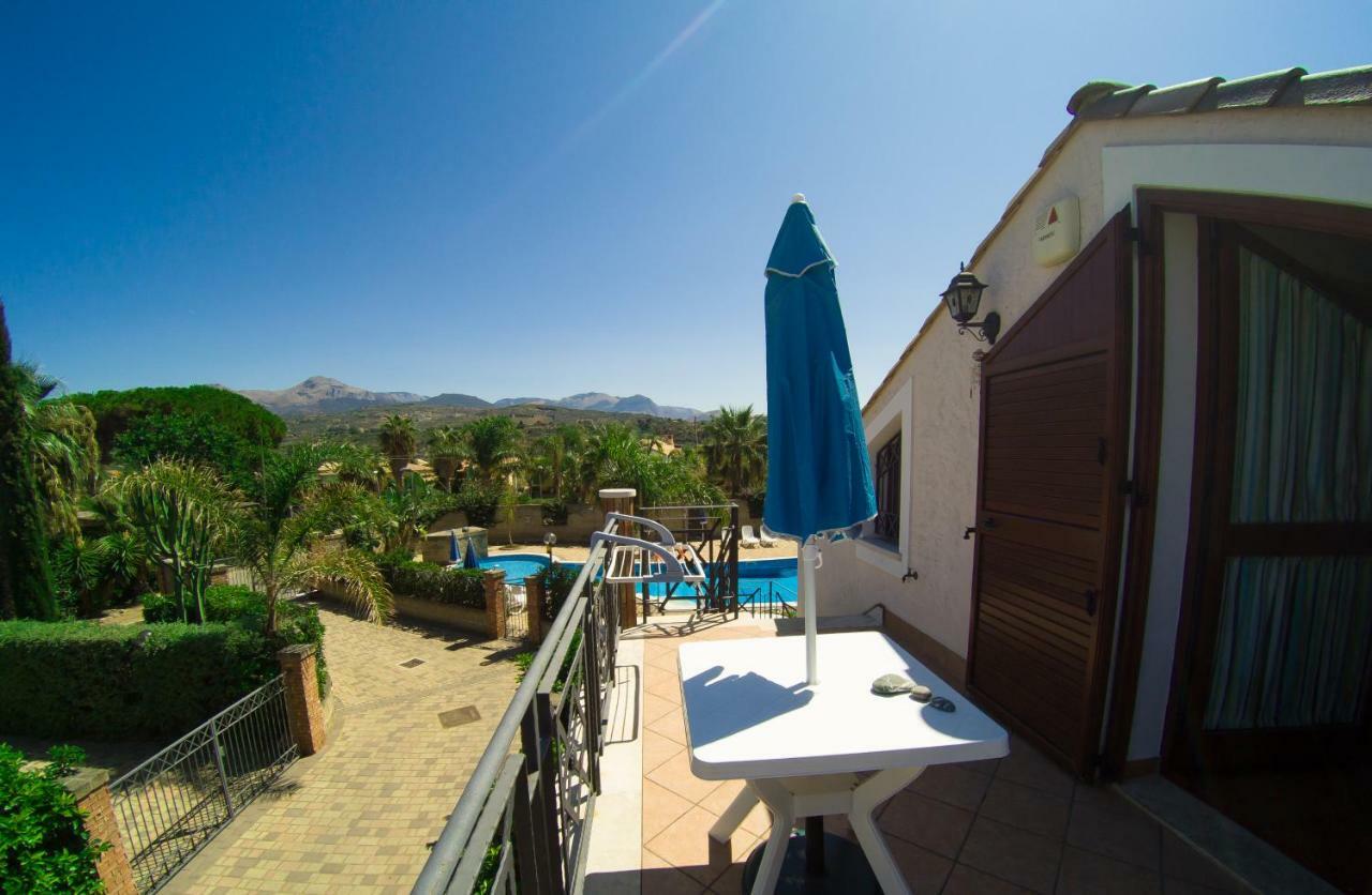 فيلا Mansarda Con Vista Piscina كامبوفيليتْشّي دي روتْشّي المظهر الخارجي الصورة