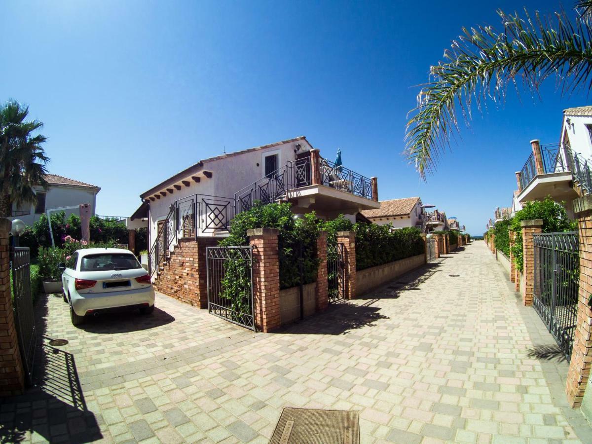 فيلا Mansarda Con Vista Piscina كامبوفيليتْشّي دي روتْشّي المظهر الخارجي الصورة